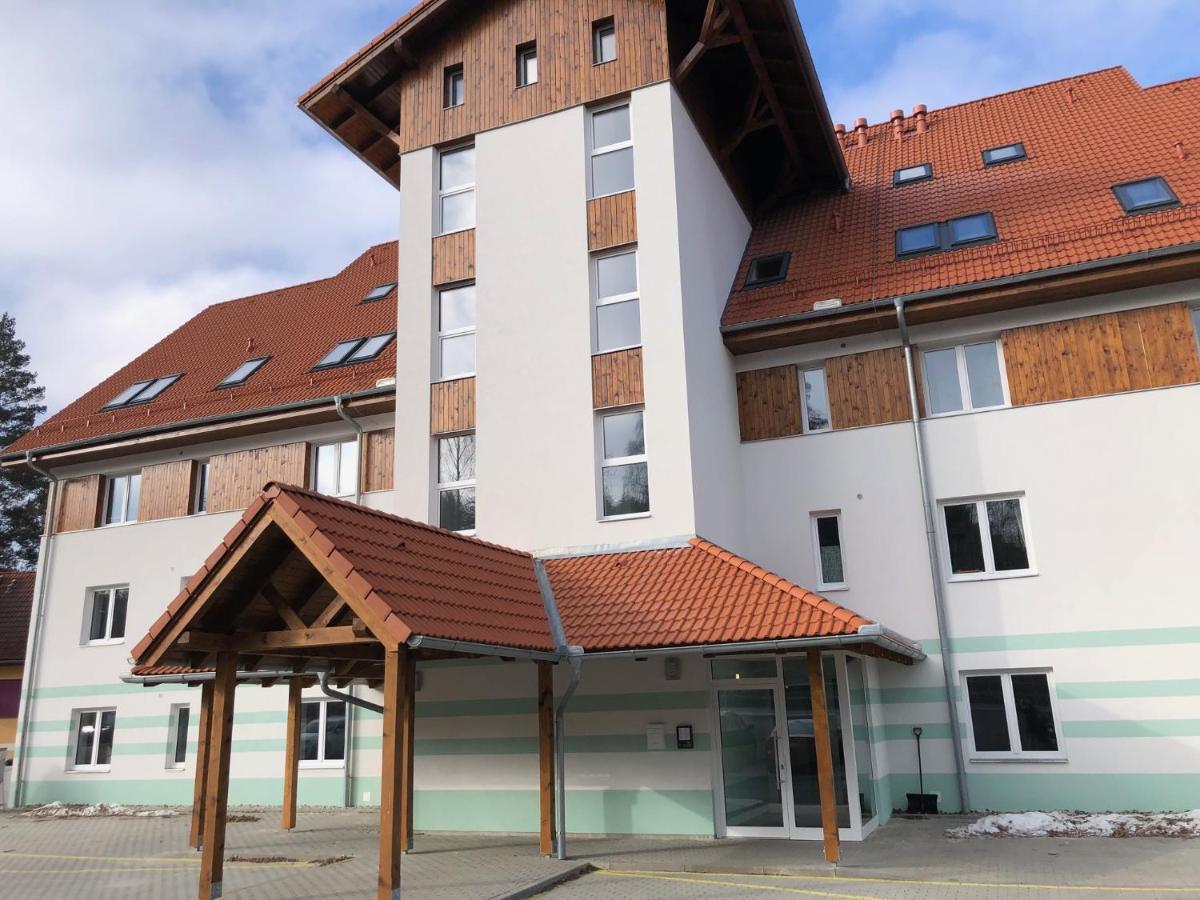 伏尔塔瓦河畔利普诺Riviera Lipno Provence公寓 外观 照片